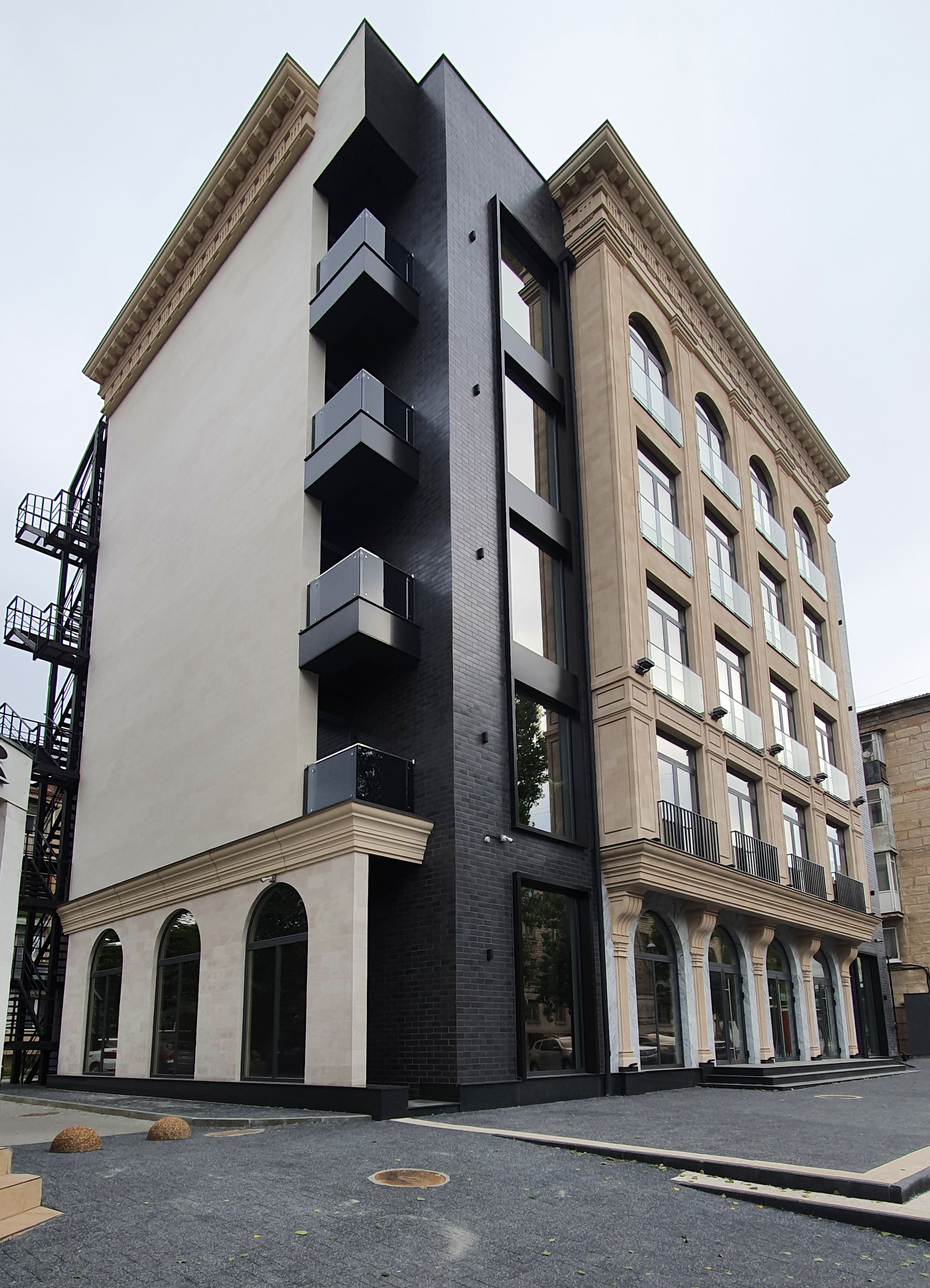 Commercial building, Chisinau