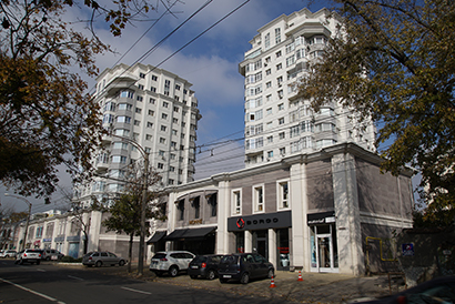 Residential building Crown Plaza